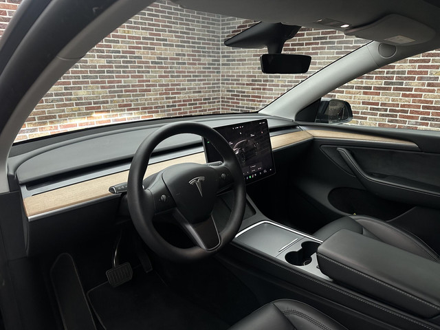 Foto 4 van Tesla Model Y Long Range AWD 75 kWh