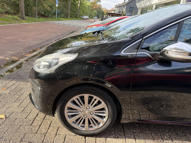 Foto 3 van Peugeot 208 1.2 110PK Allure | AUTOMAAT | 1E EIGENAAR | 3/6 OF 12MND GARANTIE | CARPLAY | CAMERA | L