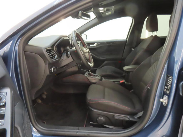 Foto 5 van Ford Focus 1.0 Eco Hybrid ST Line X Navi Camera Winter Parking Dodehoek pack Elek. Klep Wagon Dealer