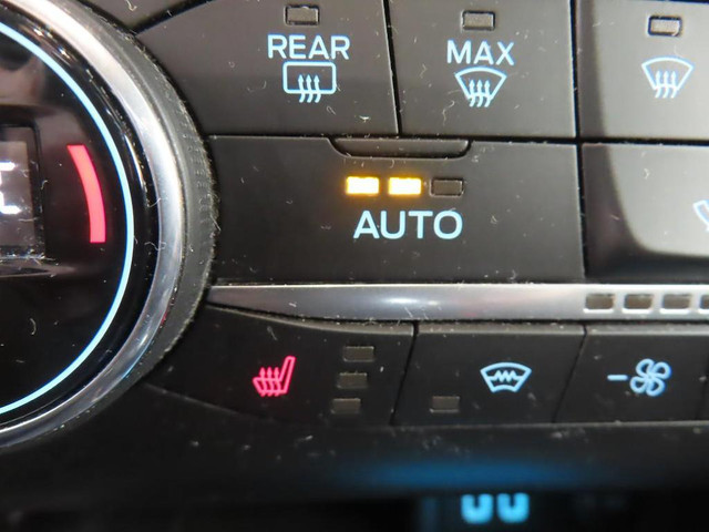 Foto 3 van Ford Focus 1.0 Eco Hybrid ST Line X Navi Camera Winter Parking Dodehoek pack Elek. Klep Wagon Dealer