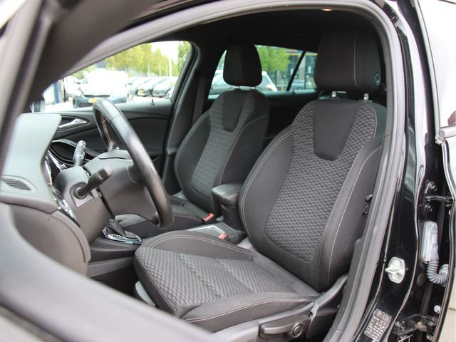 Foto 10 van Opel Astra Sports Tourer 1.4 Business Executive Stuur-Stoel verwarming, trekhaak, Carplay Aanbieding