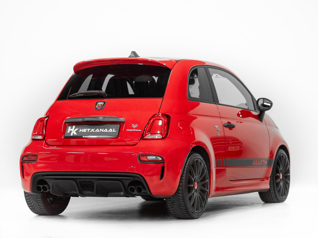 Foto 10 van Fiat 500 1.4 T-Jet Abarth Competizione 70th Anniversary Carplay Leer