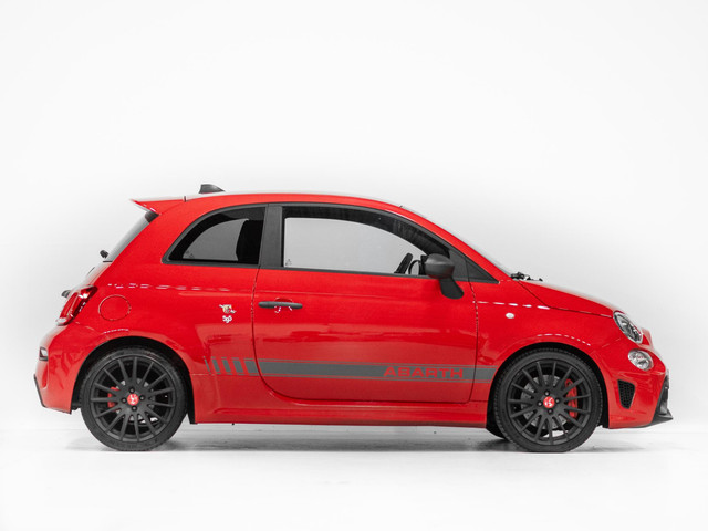 Foto 6 van Fiat 500 1.4 T-Jet Abarth Competizione 70th Anniversary Carplay Leer