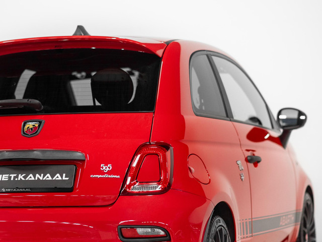 Foto 3 van Fiat 500 1.4 T-Jet Abarth Competizione 70th Anniversary Carplay Leer