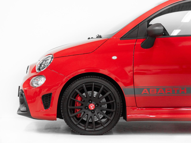 Foto 2 van Fiat 500 1.4 T-Jet Abarth Competizione 70th Anniversary Carplay Leer
