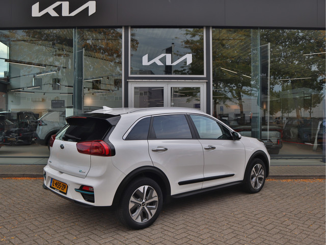Foto 8 van Kia e-Niro DynamicPlusLine 64 kWh | Stoel-/ Stuurverwarming | Schuif-/ Kanteldak | Adaptieve Cruise