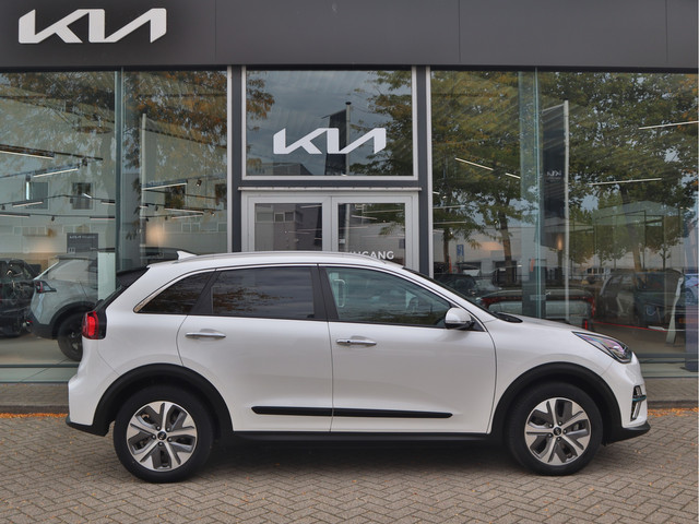 Foto 7 van Kia e-Niro DynamicPlusLine 64 kWh | Stoel-/ Stuurverwarming | Schuif-/ Kanteldak | Adaptieve Cruise