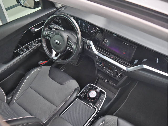 Foto 2 van Kia e-Niro DynamicPlusLine 64 kWh | Stoel-/ Stuurverwarming | Schuif-/ Kanteldak | Adaptieve Cruise