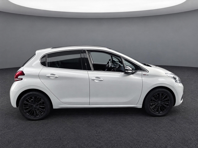 Foto 9 van Peugeot 208 1.2 PureTech GT-line AUTOMAAT | PANORAMADAK | NAVI | CLIMATE | CRUISE | PDC YP