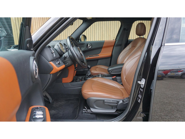 Foto 5 van MINI Countryman 1.5 136pk Cooper *Black Optik* Pano.Dak Leder H&K 17inch LM LED Navi *NL auto*