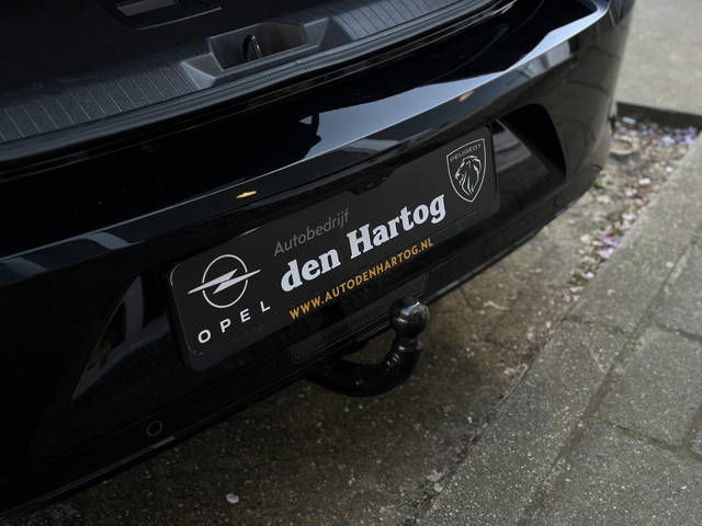 Foto 8 van Opel Astra 1.2 Turbo Ultimate Trekhaak/Panorama dak/Eletr stoel met geheugen.