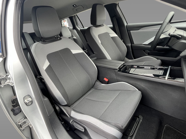Opel Astra Electric 54 kWh Edition Ruime Electrische station