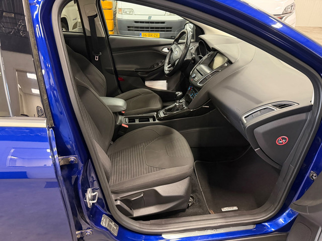 Foto 7 van Ford Focus Wagon 1.6 EcoBoost Trend Sport