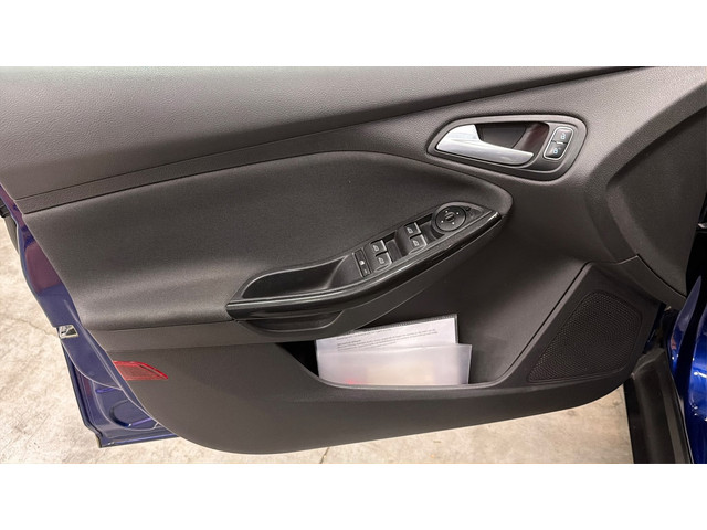 Foto 10 van Ford Focus Wagon 1.6 EcoBoost Trend Sport