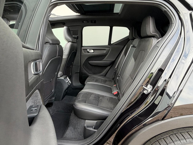 Foto 6 van Volvo XC40 T5 AWD | R-Design | Panoramadak | Trekhaak | Nieuwstaat! DK1309