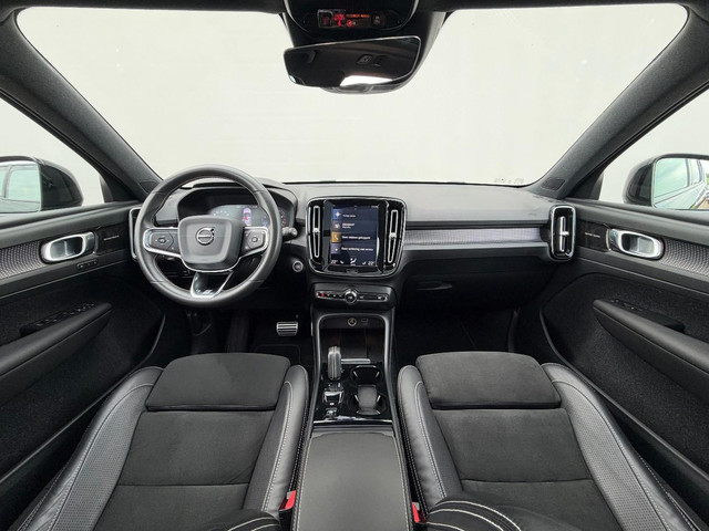 Foto 7 van Volvo XC40 T5 AWD | R-Design | Panoramadak | Trekhaak | Nieuwstaat! DK1309