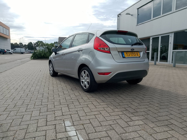 Foto 3 van Ford Fiesta 1.25 Ghia