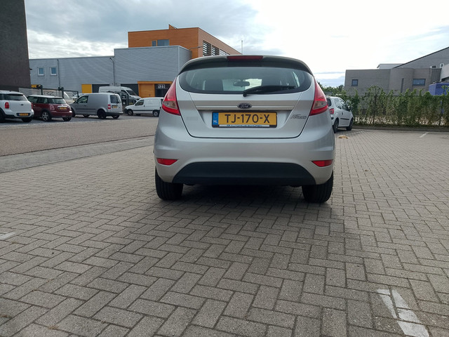 Foto 5 van Ford Fiesta 1.25 Ghia