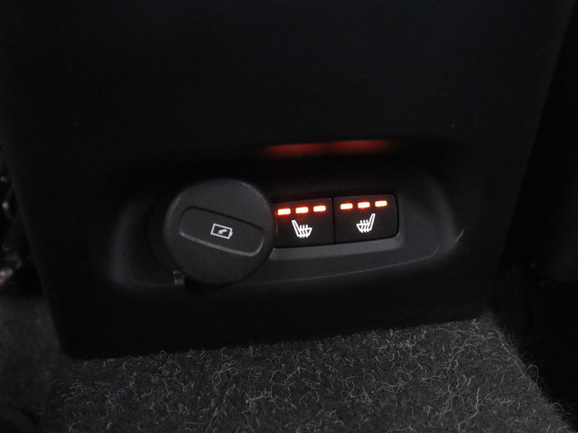 Foto 6 van Volvo XC40 Recharge P8 AWD R-Design | SOH 92.0% | Leder | Panoramadak | 360 camera | Harman/Kardon |