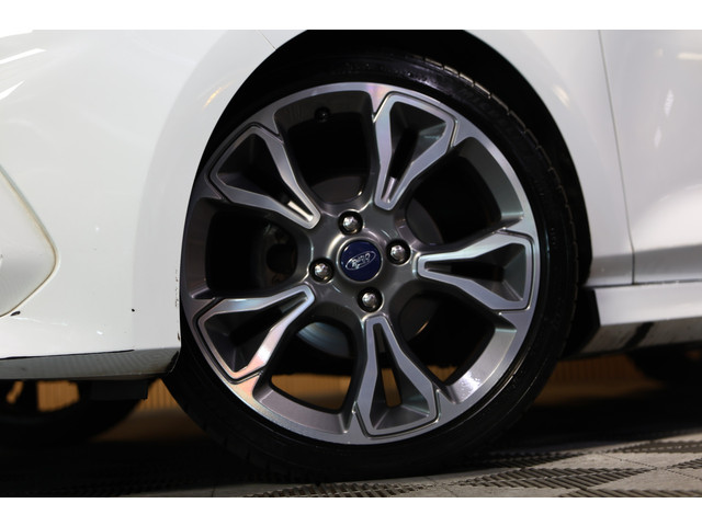 Foto 9 van Ford Fiesta 1.0 EcoBoost Titanium ST LINE SUPERSTAAT !