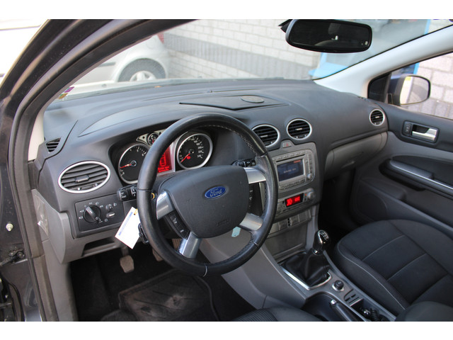 Foto 4 van Ford FOCUS Wagon 1.6 Titanium Clima Trekhaak PDC (bj 2008)