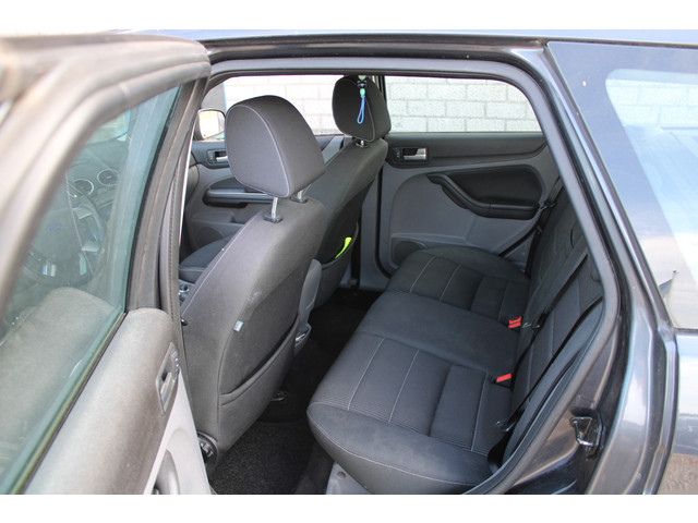 Foto 7 van Ford FOCUS Wagon 1.6 Titanium Clima Trekhaak PDC (bj 2008)