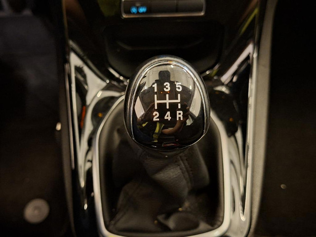 Foto 10 van Ford Fiesta 1.0 Titanium NAVI PSENSOR CRUISE 2 X SLEUTELS