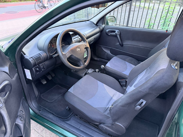 Foto 5 van Opel Corsa 1.2i-16V Onyx