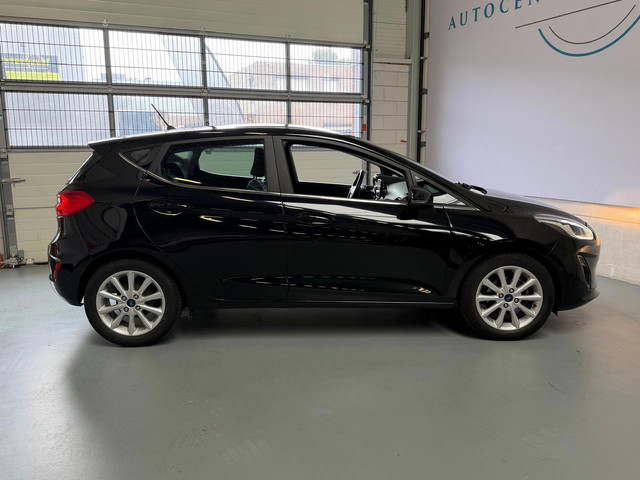 Foto 4 van Ford Fiesta 1.0 EcoBoost Titanium Camera, Navi, Airco, Cruise Control, Carplay
