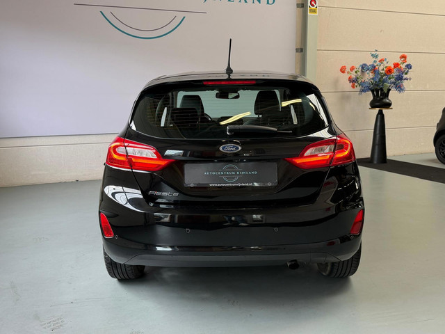 Foto 2 van Ford Fiesta 1.0 EcoBoost Titanium Camera, Navi, Airco, Cruise Control, Carplay