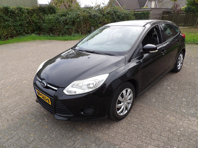 Foto 3 van Ford Focus 1.6 TI-VCT Trend airco