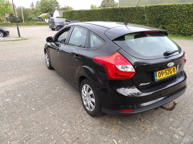 Foto 9 van Ford Focus 1.6 TI-VCT Trend airco