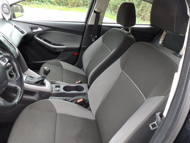 Foto 2 van Ford Focus 1.6 TI-VCT Trend airco