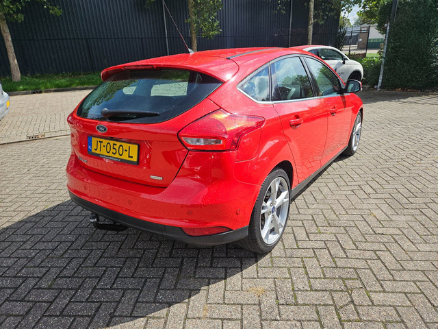 Foto 4 van Ford Focus 1.0 Titanium ZEER MOOI + NIEUWE MOTOR + KOPPELING