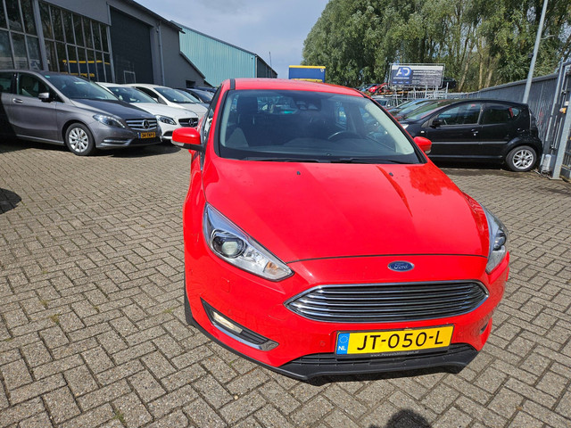 Foto 7 van Ford Focus 1.0 Titanium ZEER MOOI + NIEUWE MOTOR + KOPPELING