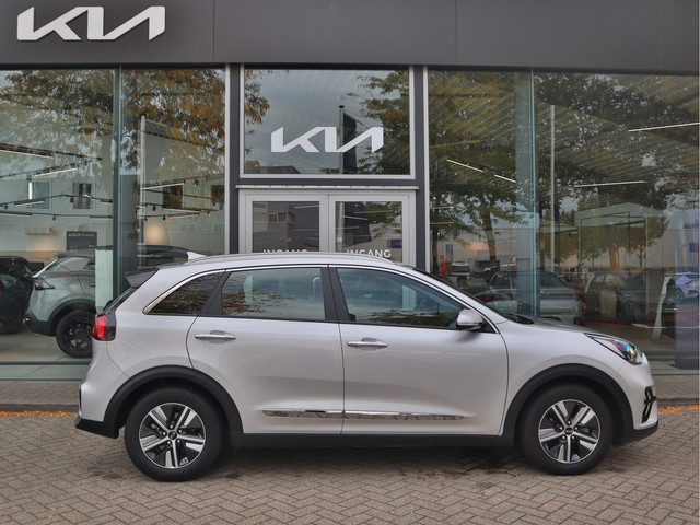Foto 5 van Kia Niro 1.6 GDi PHEV Plug-In-Hybrid DynamicLine 20.696km! | Navigatie | Camera | Stoelverwarming |
