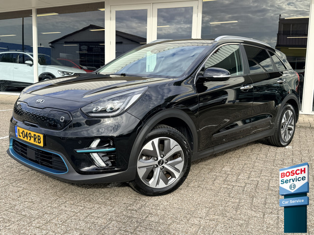 Foto 2 van Kia e-Niro DynamicPlusLine 64 kWh | Schuif-kanteldak | SOH 99% | Keyless | Adapt. Cruise | Apple/And
