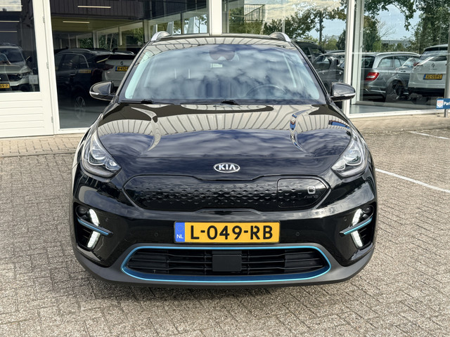 Foto 3 van Kia e-Niro DynamicPlusLine 64 kWh | Schuif-kanteldak | SOH 99% | Keyless | Adapt. Cruise | Apple/And