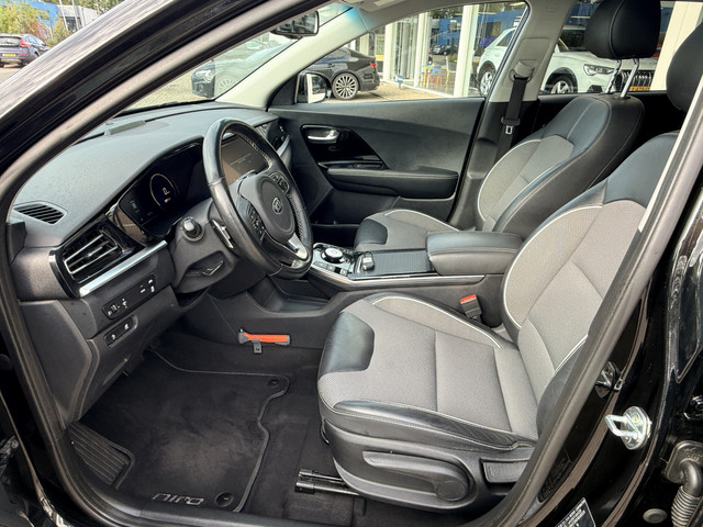 Foto 5 van Kia e-Niro DynamicPlusLine 64 kWh | Schuif-kanteldak | SOH 99% | Keyless | Adapt. Cruise | Apple/And