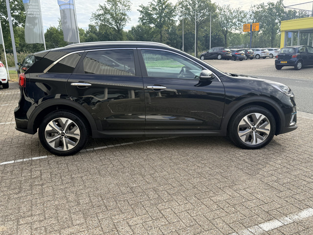 Foto 9 van Kia e-Niro DynamicPlusLine 64 kWh | Schuif-kanteldak | SOH 99% | Keyless | Adapt. Cruise | Apple/And