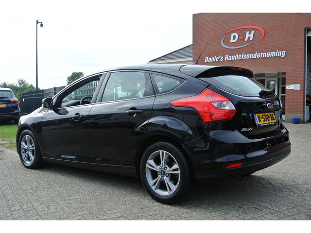 Foto 4 van Ford Focus 1.0 EcoBoost Edition Plus airco nieuwe apk inruil mogelijk