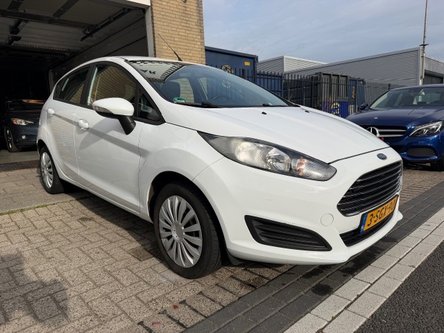 Foto 7 van FORD FIESTA 1.0 Style AIRCO NAVI NETTE AUTO RIJDT GOED NAP APK 10-2027