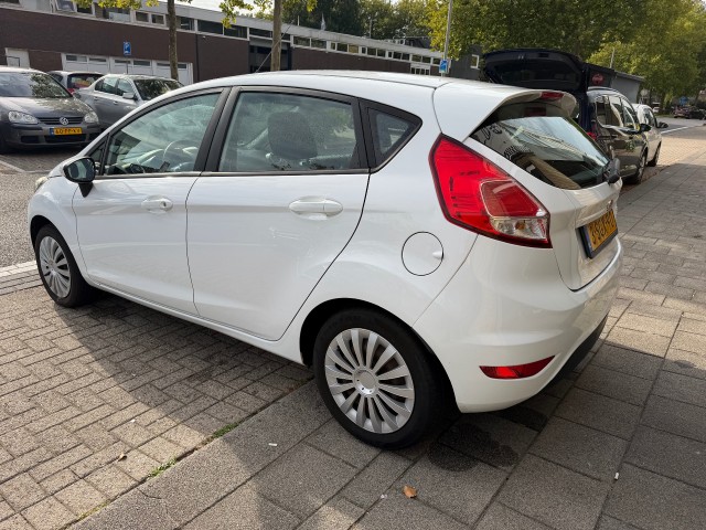 Foto 4 van FORD FIESTA 1.0 Style AIRCO NAVI NETTE AUTO RIJDT GOED NAP APK 10-2027