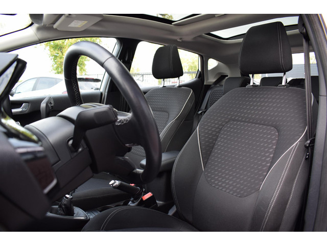 Foto 7 van Ford Fiesta 1.0 EcoBoost Titanium | Pano | Apple CarPlay | Sportstoelen | Climate