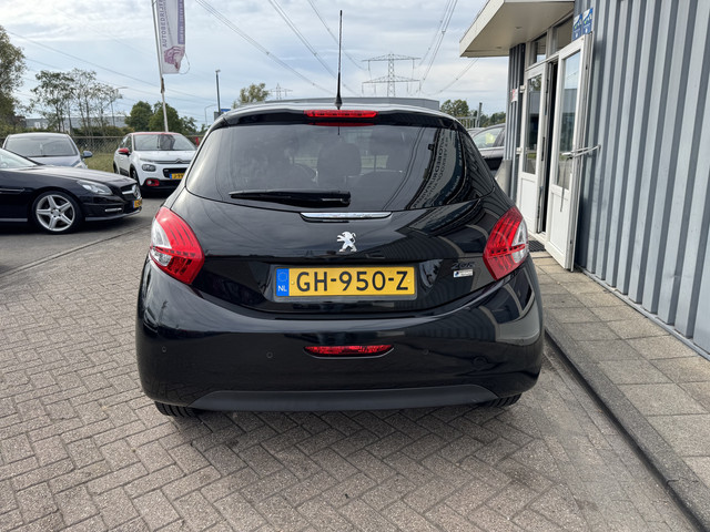 Foto 8 van Peugeot 208 1.2 PureTech Style Pack (bj 2015)