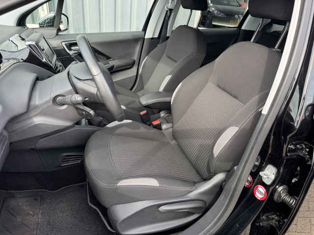 Foto 4 van Peugeot 208 1.2 PureTech Style Pack (bj 2015)