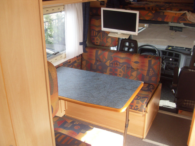 Foto 6 van Eura Mobil 6 persoons camper