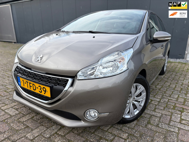 Foto 10 van Peugeot 208 1.2 VTi Envy/Navi/P.sensor/Cruise/NEW APK/NETT!