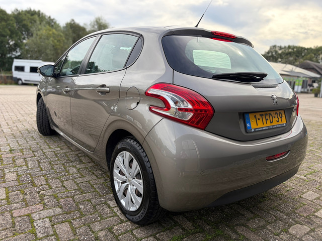 Foto 9 van Peugeot 208 1.2 VTi Envy/Navi/P.sensor/Cruise/NEW APK/NETT!