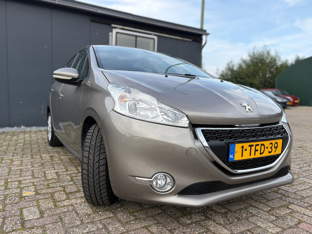 Foto 6 van Peugeot 208 1.2 VTi Envy/Navi/P.sensor/Cruise/NEW APK/NETT!